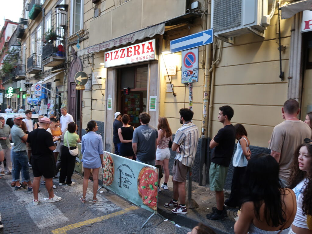Takeaway line at Da Michele Naples entrance