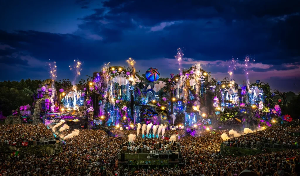 Tomorrowland 6