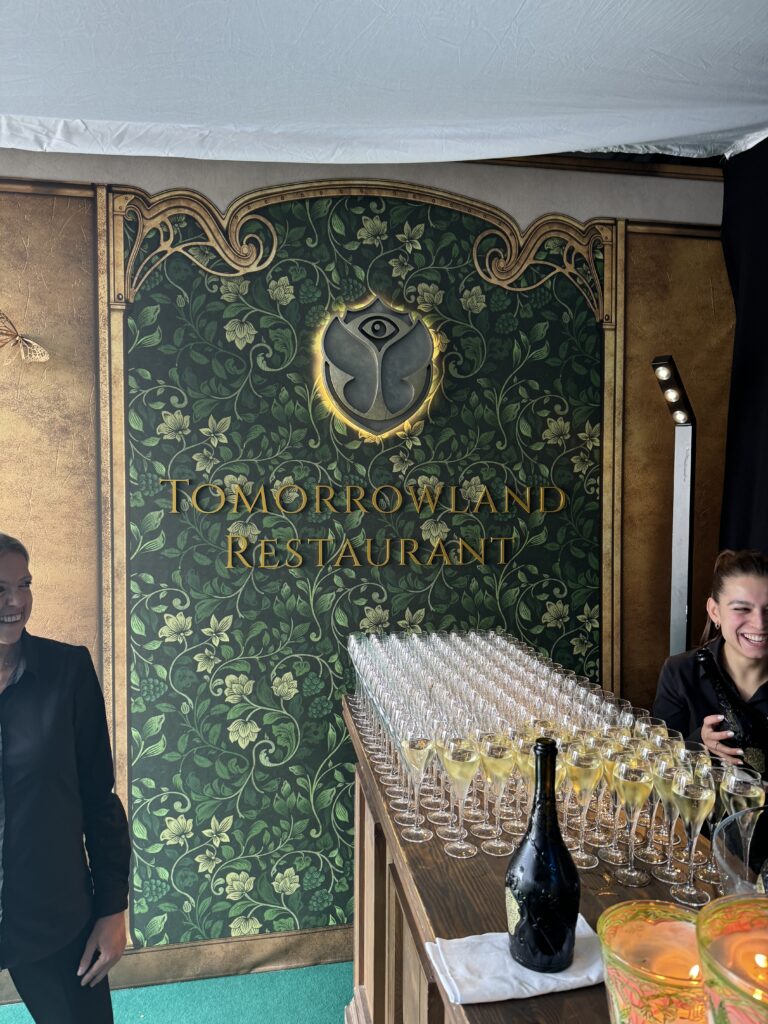 Tomorrowland Mainstage Restaurant entrance