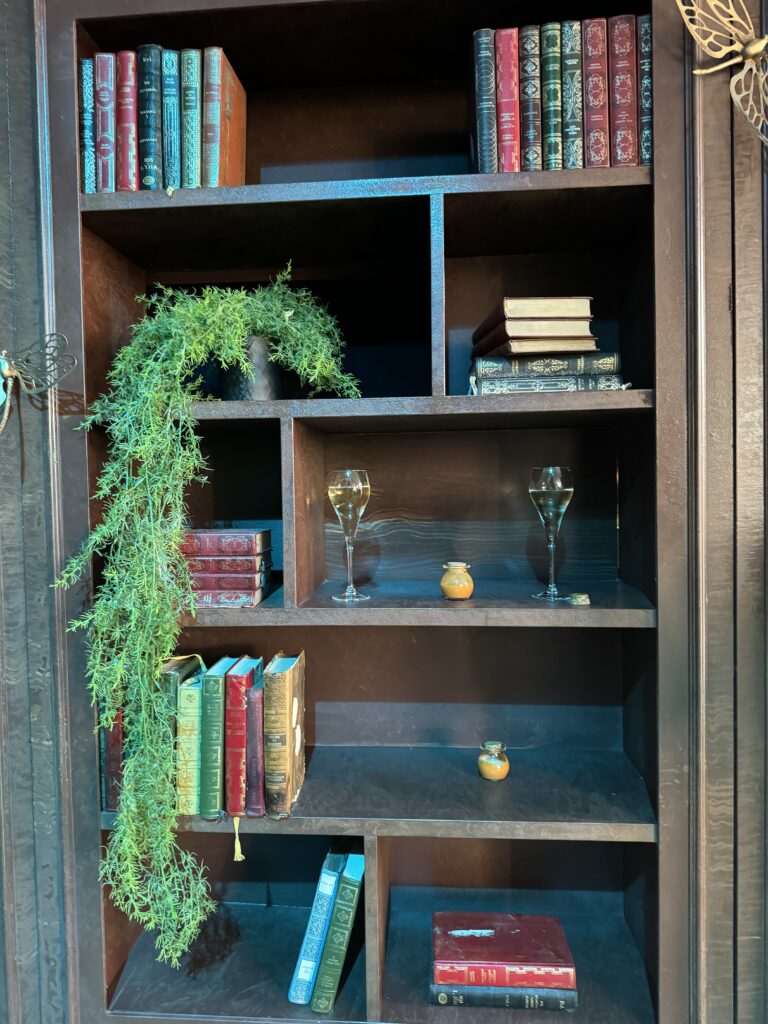 Tomorrowland Mainstage Restaurant food and drinks on bookcase