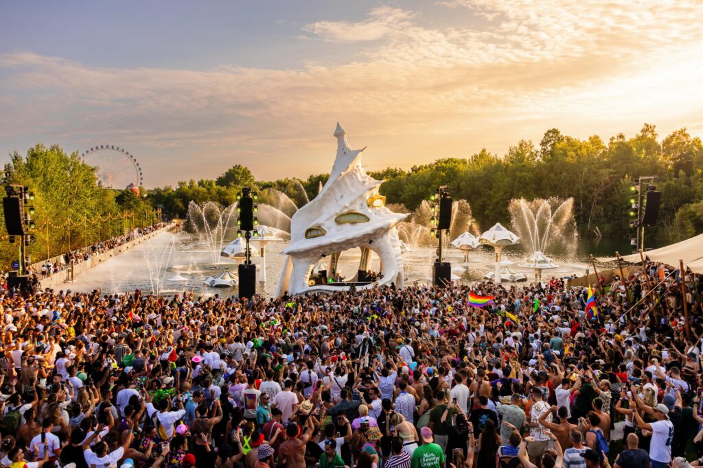 Tomorrowland 5